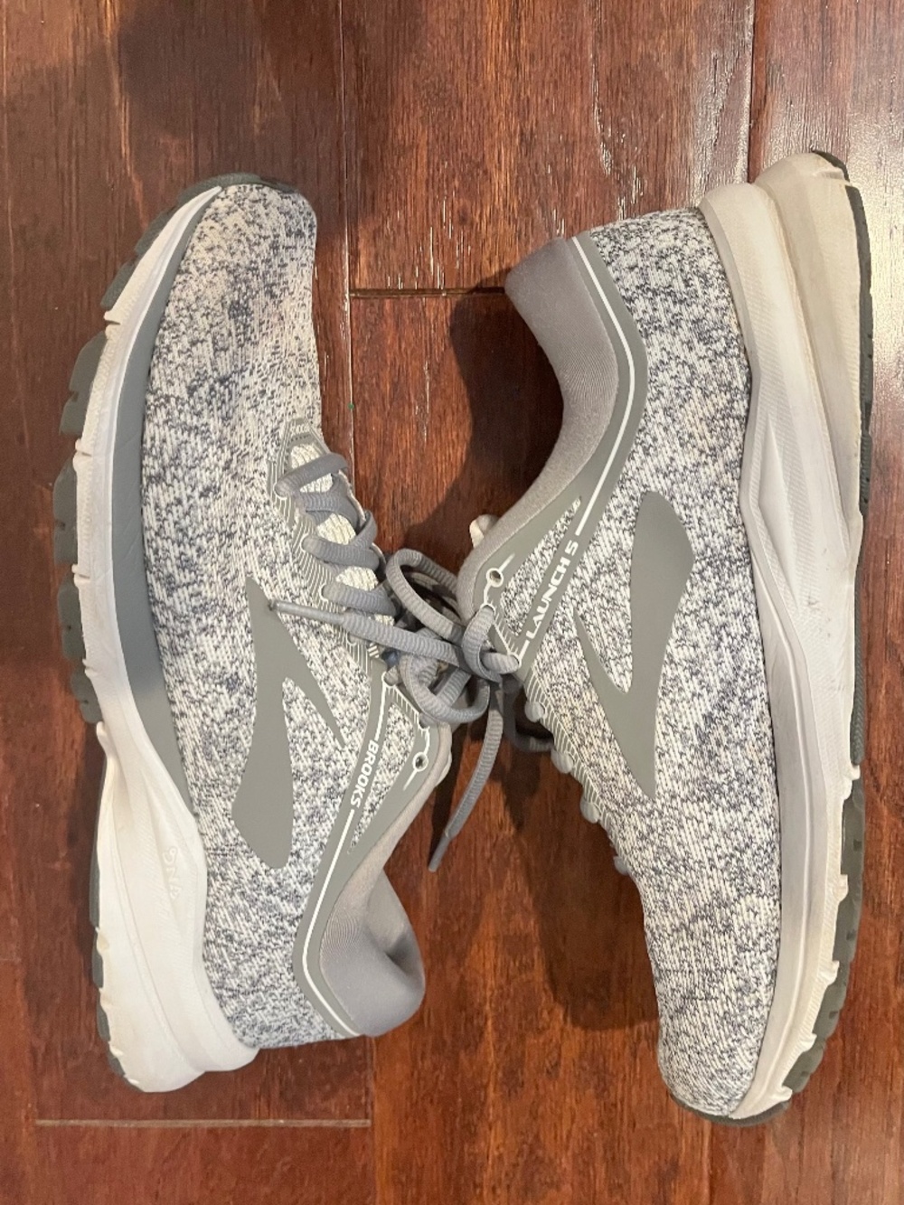 Brooks Gray Running Shoes sz 8.5